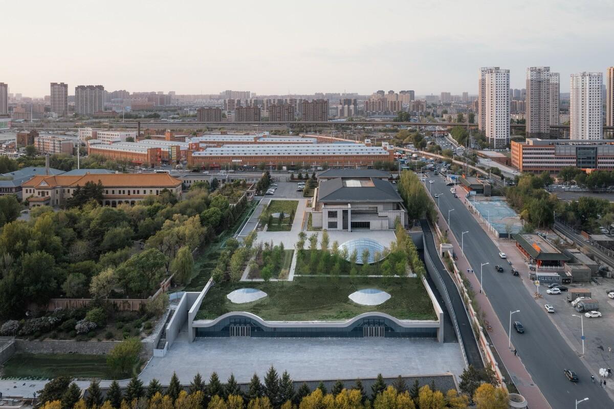 全東北最大的清水混凝土巨構(gòu)地下建筑：砼殿 / Wutopia Lab