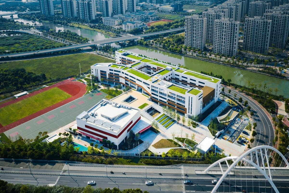 此時(shí)此地：面向走班教學(xué)的高密度校園實(shí)踐——青浦蘭生?思源中學(xué) / 創(chuàng)霖-澤柏
